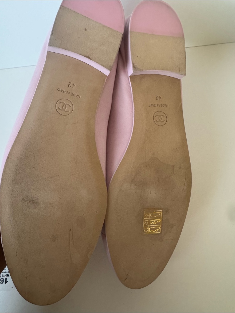 CHANEL Light Pink Suede Ballet Flats with CC Bow - Picture 3 of 6